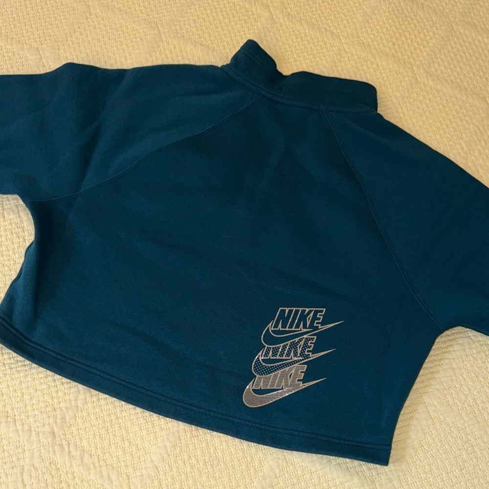 Nike Just Do It Embellished in Foil lettering. GUC Medium Black Gold L14 - Picture 6 of 7